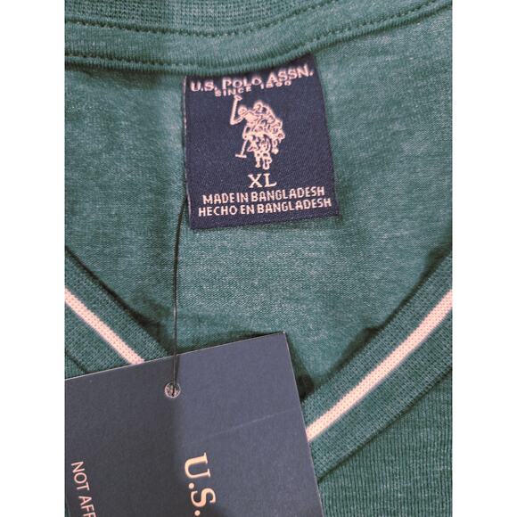 NWT (1) V-neck and ( 2 )  Crew Neck US Polo Assn Men's Short Sleeve Tee - Picture 4 of 7